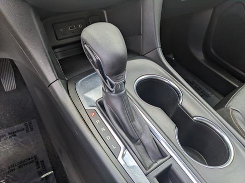 Used 2021 Chevrolet Equinox LT FWD image 27