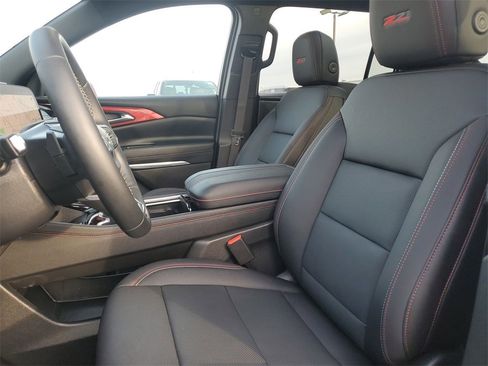 Used 2025 Chevrolet Traverse Z71 w/ Driver Confidence Package image 20