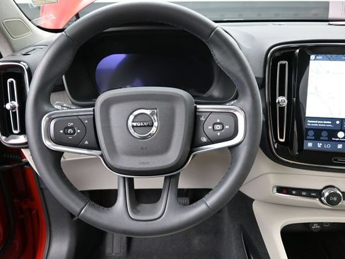 Used 2024 Volvo XC40 B5 Plus w/ Climate Package AWD/4WD image 17