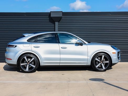 New 2025 Porsche Cayenne Coupe image 8