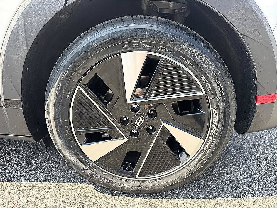 Certified 2025 Hyundai Ioniq 5 SE RWD image 8