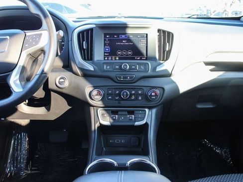 Used 2023 GMC Terrain SLE w/ Driver Convenience Package image 17