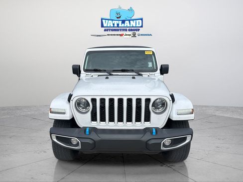 Used 2023 Jeep Wrangler Unlimited Sahara w/ Cold Weather Group AWD/4WD image 21