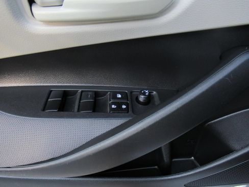 Used 2022 Toyota Corolla LE FWD image 20