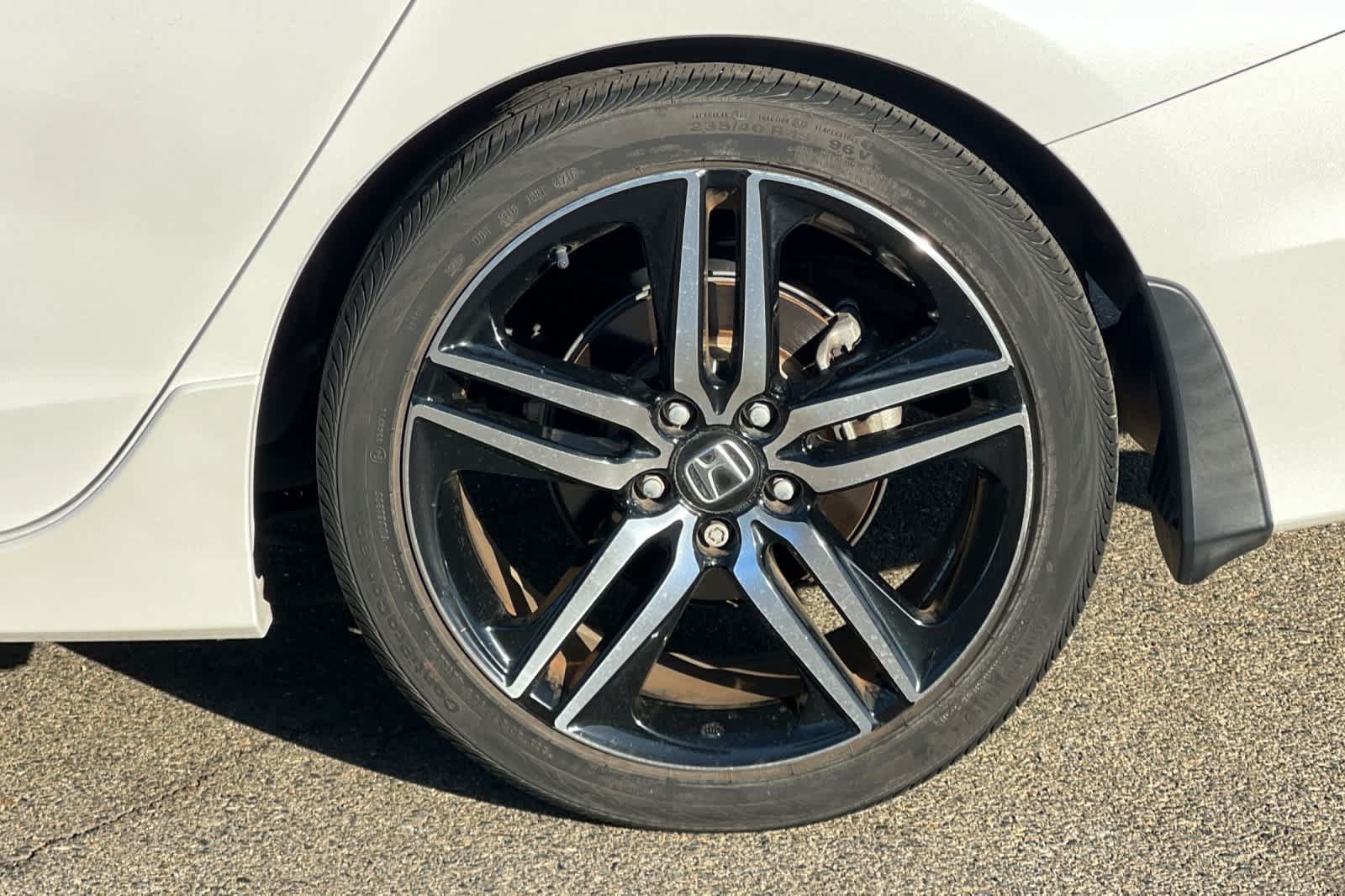 Used 2017 Honda Accord Touring image 25