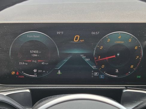 Used 2021 Mercedes-Benz GLB 250 4MATIC image 34