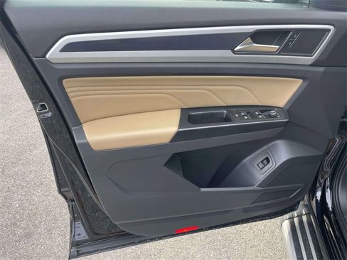 Used 2021 Volkswagen Atlas Cross Sport SEL R-Line image 16