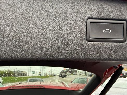 Used 2022 Volkswagen Tiguan SE image 25