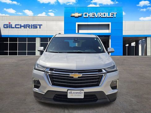 Used 2022 Chevrolet Traverse LT FWD image 2