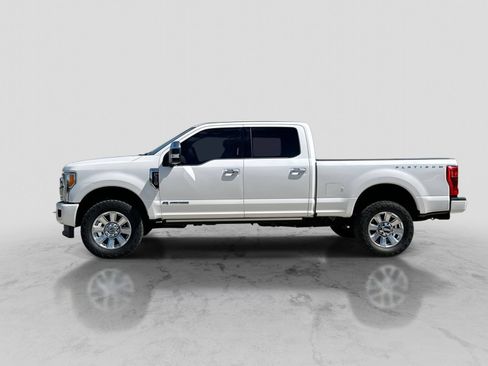 Used 2018 Ford F350 Platinum w/ Platinum Ultimate Package AWD/4WD image 3