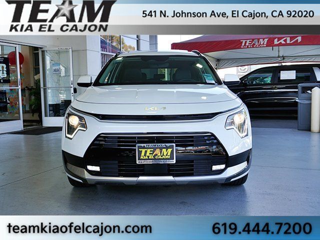 Certified 2025 Kia Niro EX Touring FWD image 4