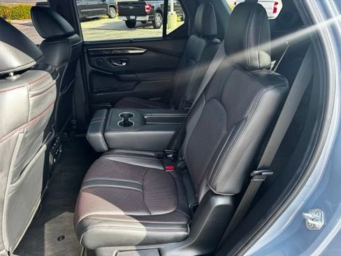 Used 2025 Honda Pilot Black Edition image 14