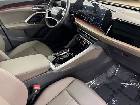 Certified 2025 Audi Q5 Premium Plus w/ Premium Plus AWD/4WD image 16