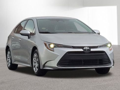 Certified 2024 Toyota Corolla LE FWD image 3