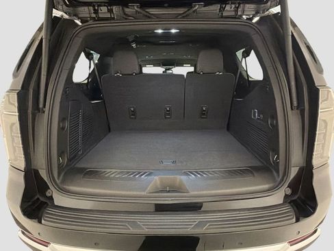 Used 2026 Chevrolet Suburban LT w/ Comfort Package AWD/4WD image 28
