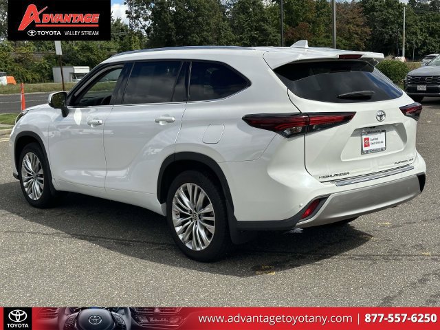 Used 2024 Toyota Highlander Platinum AWD/4WD image 10