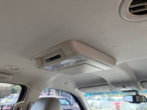 Used 2010 Chevrolet Tahoe LT w/ Luxury Package image 18