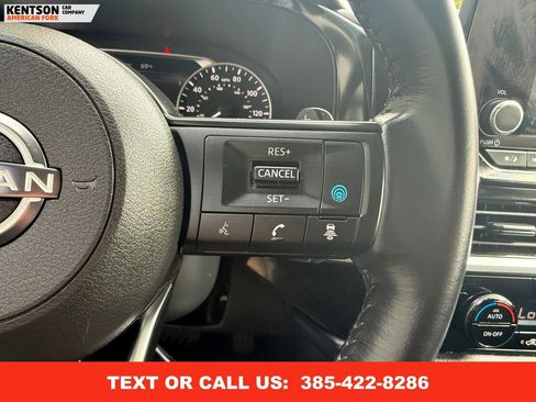 Used 2025 Nissan Pathfinder SV image 19