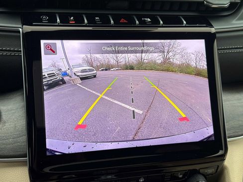 New 2025 Jeep Grand Cherokee L Limited w/ Black Appearance Package image 33