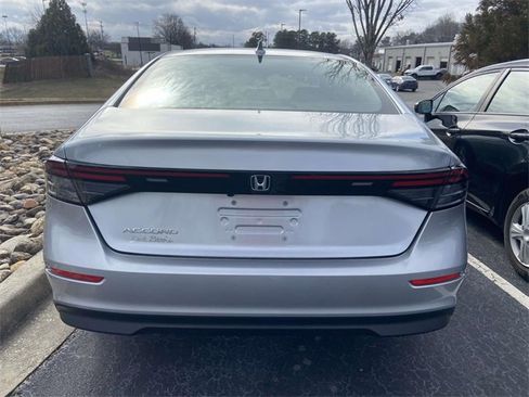 Used 2025 Honda Accord LX image 8