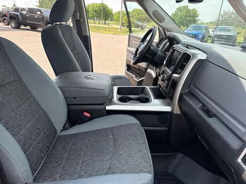 Used 2018 RAM 1500 Big Horn AWD/4WD image 32