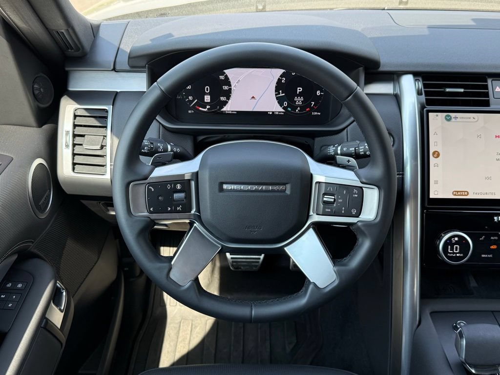 Certified 2025 Land Rover Discovery Dynamic SE AWD/4WD image 18