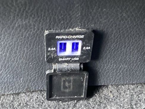 Used 2021 Toyota Camry SE FWD image 13