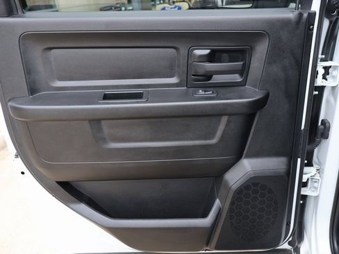 Used 2024 RAM 2500 Tradesman w/ Chrome Appearance Group image 21