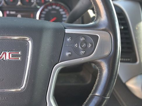 Used 2016 GMC Yukon XL SLT w/ Open Road Package AWD/4WD image 22