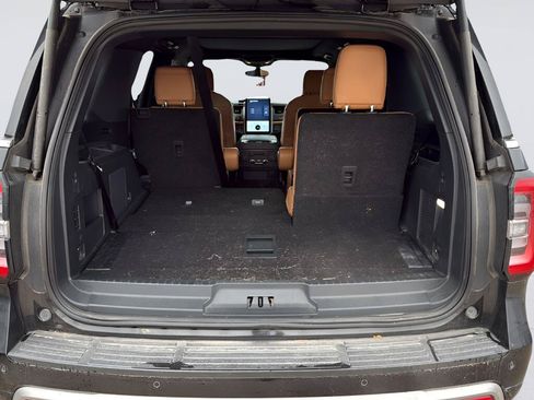 Used 2024 Ford Expedition Platinum AWD/4WD image 9