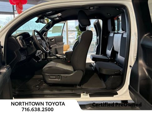 Used 2022 Toyota Tacoma TRD Sport image 17