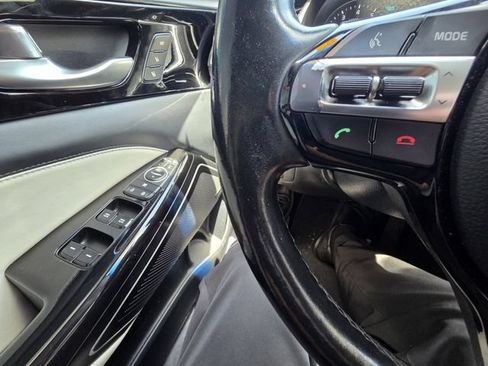 Used 2017 Kia Cadenza Limited FWD image 16