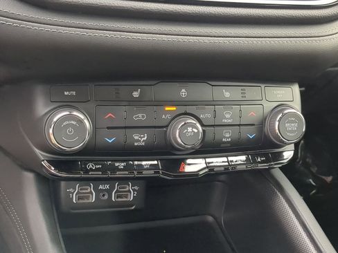 Used 2022 Dodge Durango GT AWD/4WD image 17