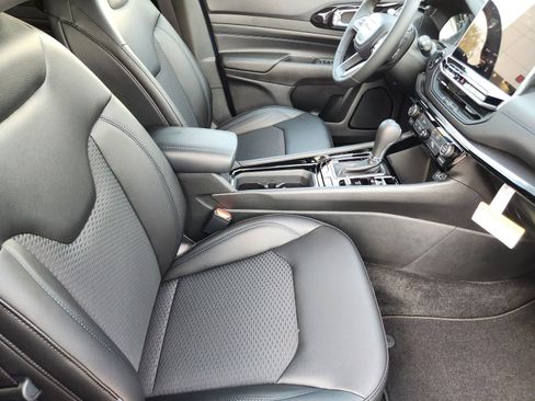 New 2026 Jeep Compass Latitude AWD/4WD image 13