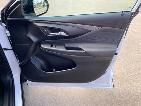 Used 2025 Buick Envista Sport Touring w/ Experience Buick Package FWD image 20
