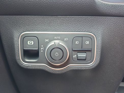 Certified 2026 Mercedes-Benz GLB 250 4MATIC image 27