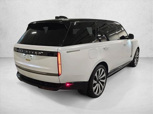 Used 2026 Land Rover Range Rover Long Wheelbase SE AWD/4WD image 5