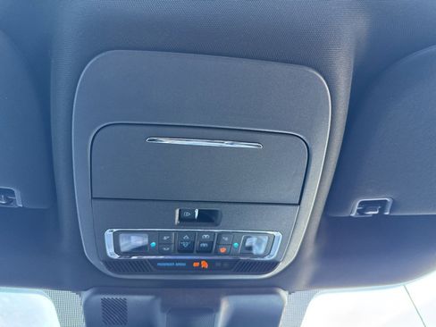 Used 2024 Ford F150 Lightning Lariat image 21