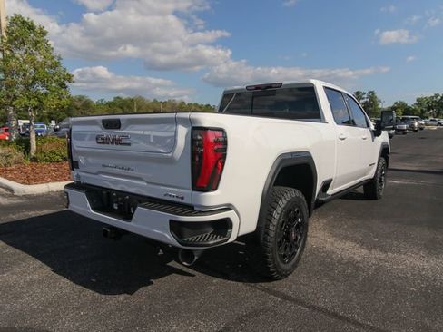 Used 2024 GMC Sierra 2500 AT4 w/ Technology Package AWD/4WD image 9