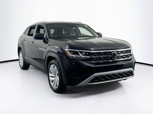 Used 2023 Volkswagen Atlas Cross Sport SE image 3