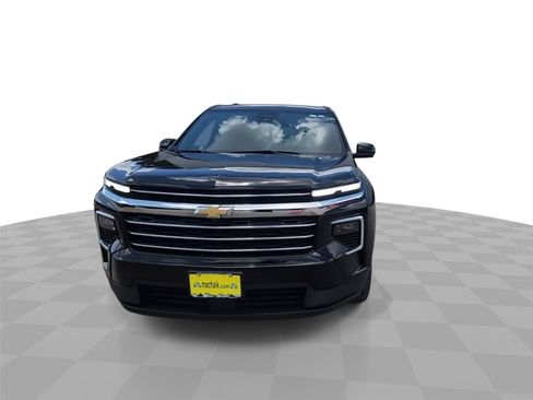 Used 2024 Chevrolet Traverse LT w/ Enhanced Driving Package FWD image 3