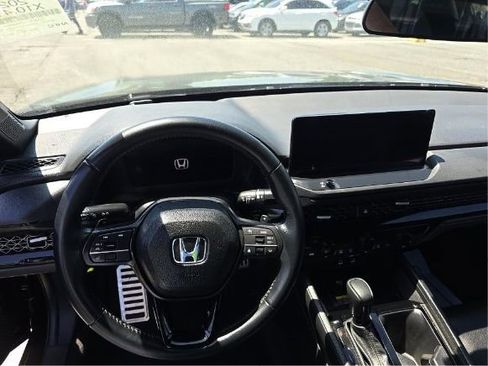 Used 2025 Honda Accord Sport image 5