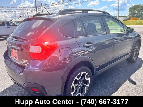 Used 2017 Subaru Crosstrek 2.0i Premium w/ Moonroof Package AWD/4WD image 4