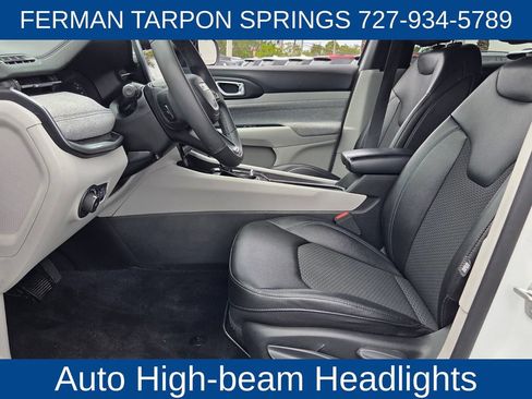 Used 2024 Jeep Compass Latitude AWD/4WD image 15