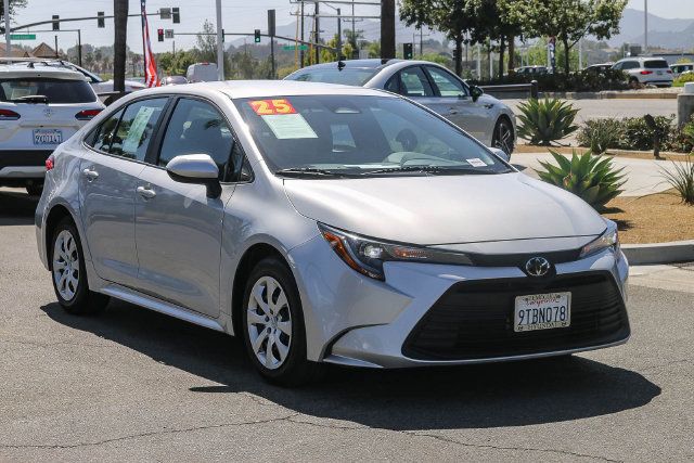 Used 2025 Toyota Corolla LE FWD image 3