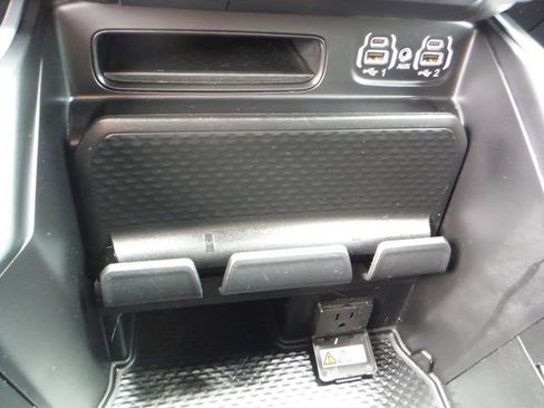 Used 2022 RAM 1500 Big Horn AWD/4WD image 23