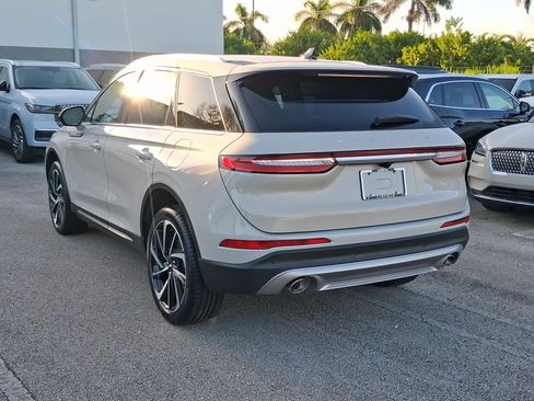 Certified 2023 Lincoln Corsair Reserve FWD image 3