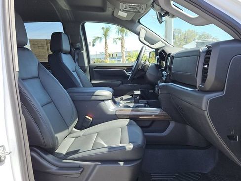 Used 2025 Chevrolet Silverado 1500 LT Trail Boss w/ Convenience Package II AWD/4WD image 15