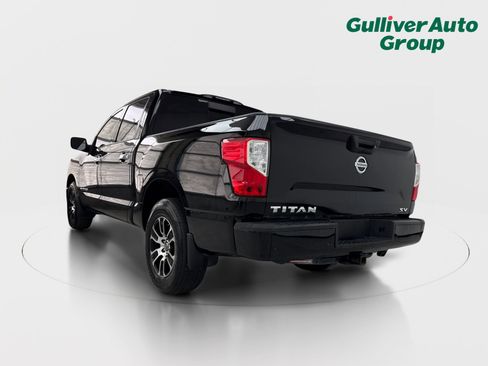 Used 2021 Nissan Titan SV w/ SV Convenience Package RWD image 5