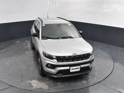 New 2026 Jeep Compass Latitude AWD/4WD image 33